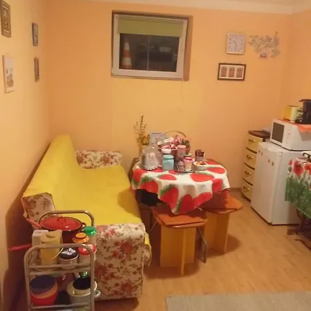 Cleopatra Apartment *