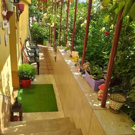 Cleopatra Apartment *
