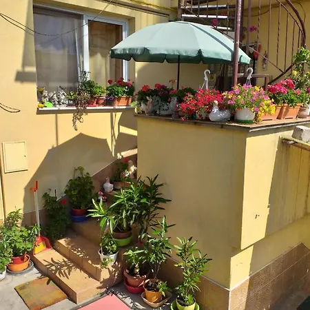 Cleopatra Apartment