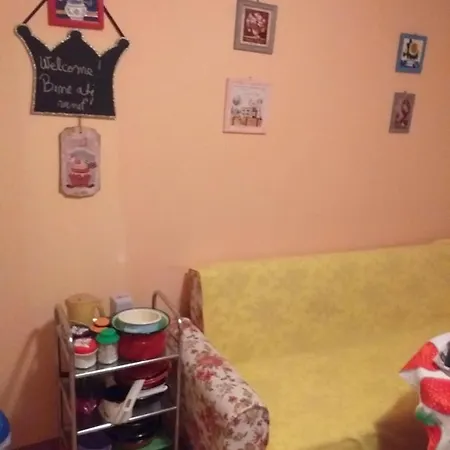 Cleopatra Apartment *
